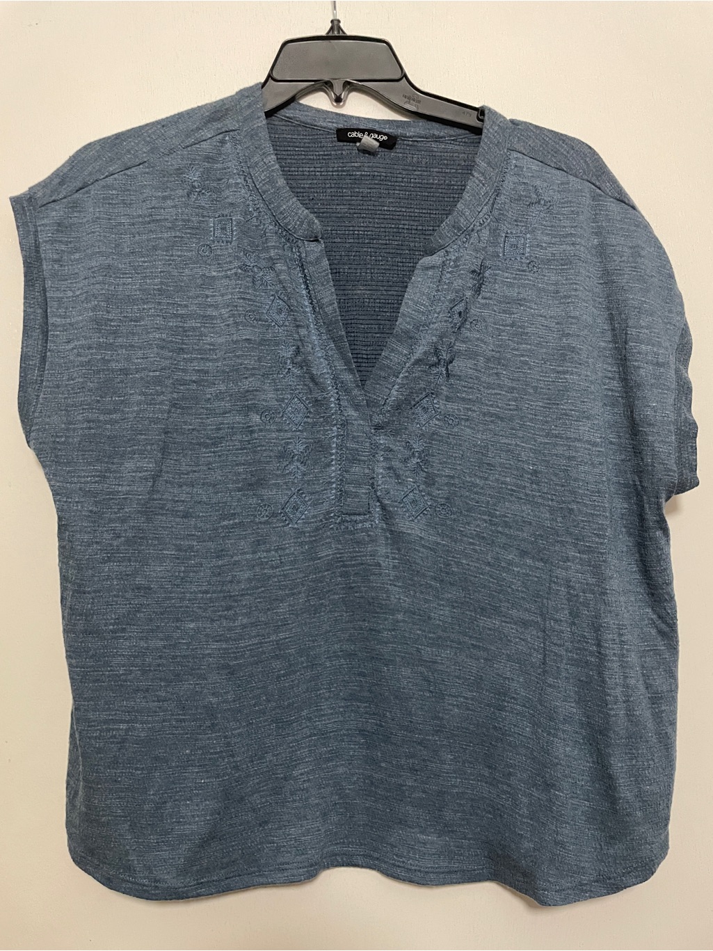 Cable And Gauge Blue Embroidered V-Neck Women's Top Casual Costal Boho Blouse